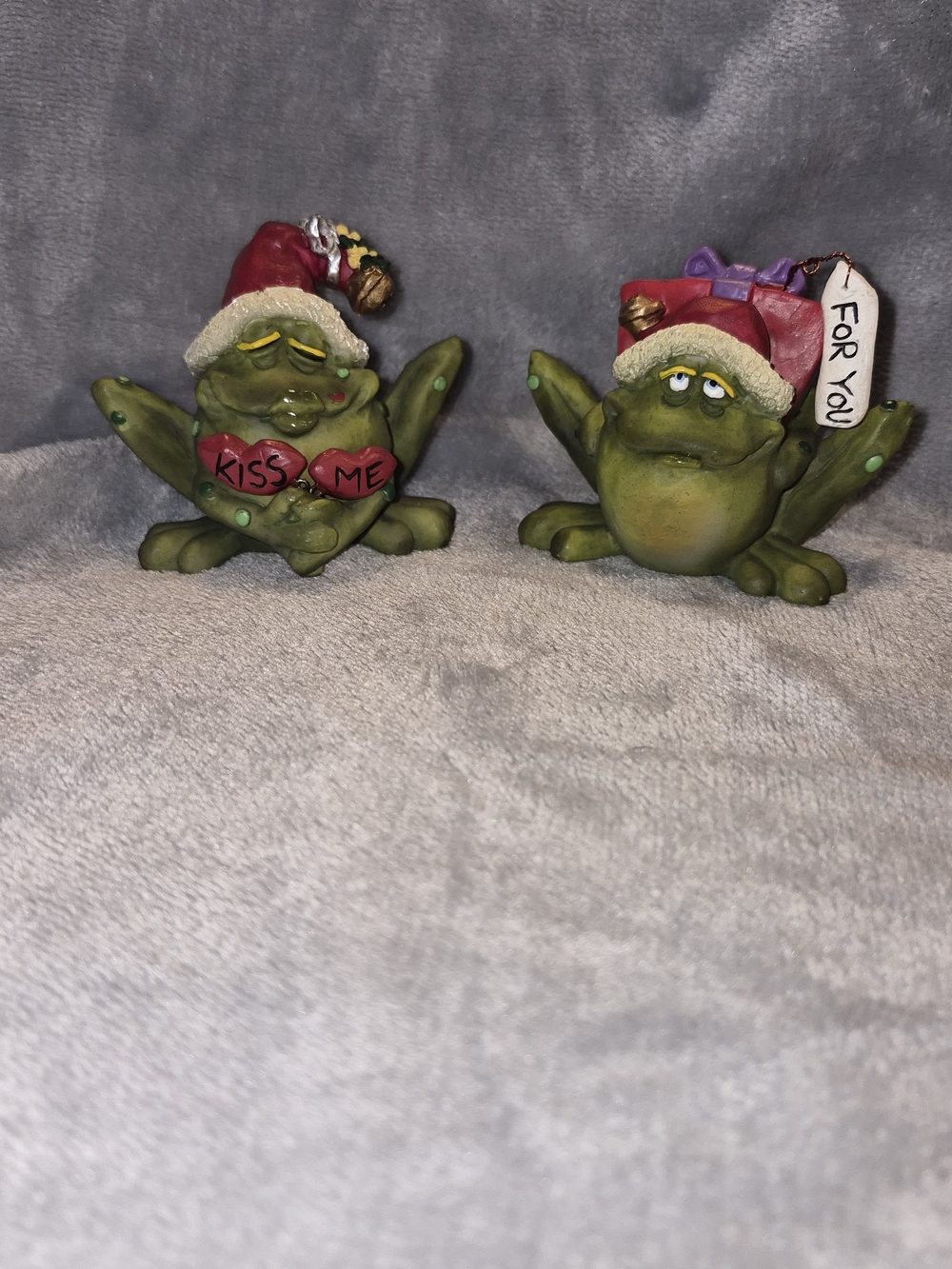 Russ Berrie Frog Pair With Santa Hats
